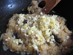 �ɂ�ɂ��E�V���E�K��������B